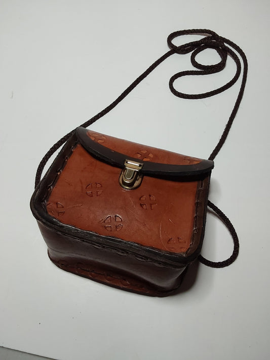 Leather coin purse ๐