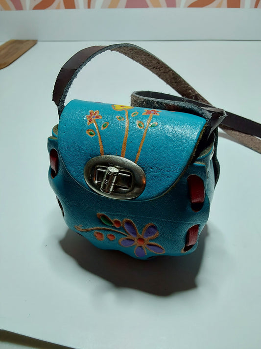 Leather coin purse ๐