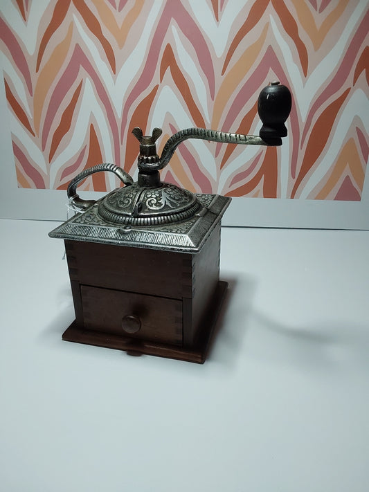 Coffee grinder hand powered