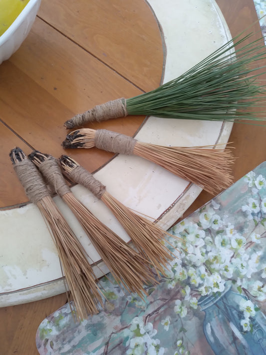 Pine Needle Hand Brush