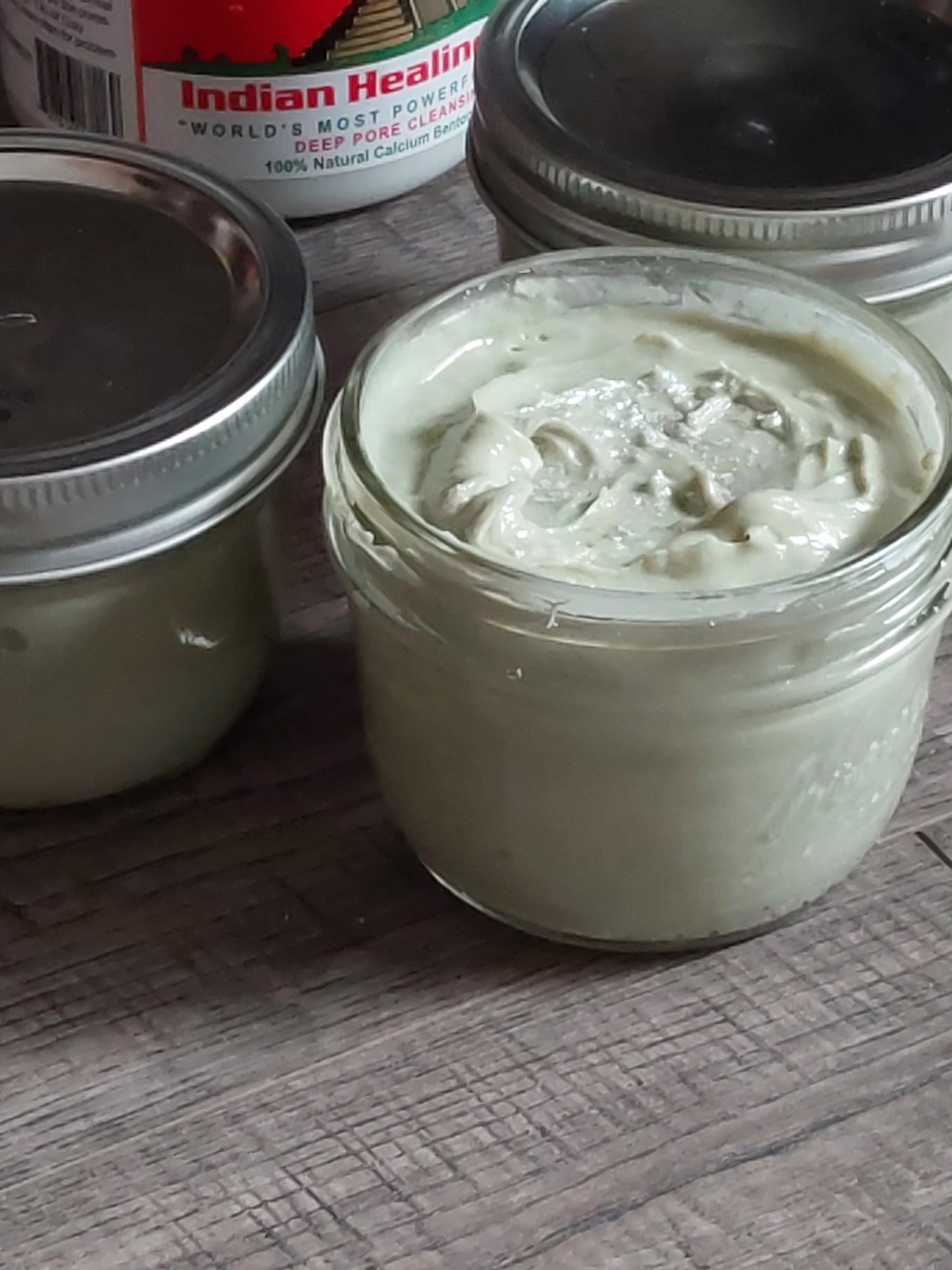 Natural Calcium Bentonite Clay face wash